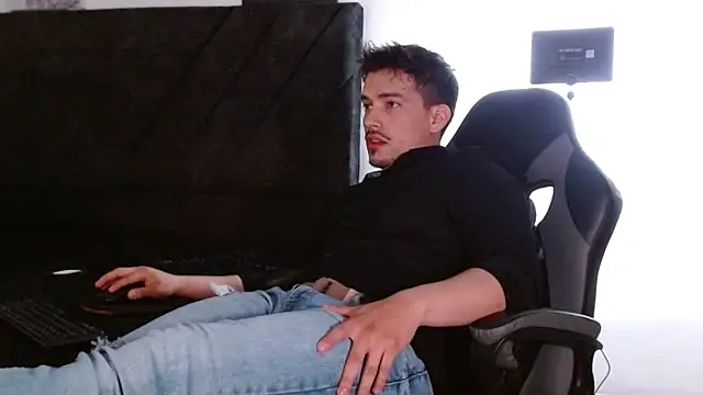 Ian Daviz online show from April 17, 8:45 pm