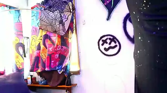 KRYZTALYNXXX online show from December 8, 8:15 pm