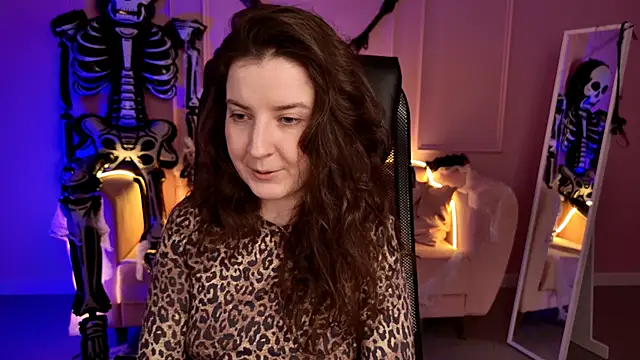 Snapshot of JackieByrd chatting on October 18, 1:12 pm JackieByrd online show from October 18, 1:12 pm