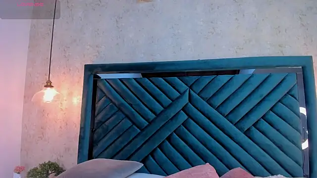 Lucy Vega online show from October 21, 3:51 am