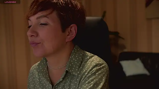 Snapshot of Katherine_Fox chatting on January 10, 8:18 am Katherine Fox online show from January 10, 8:18 am