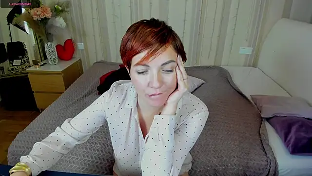 Snapshot of Katherine_Fox chatting on February 1, 9:54 am Katherine Fox online show from February 1, 9:54 am