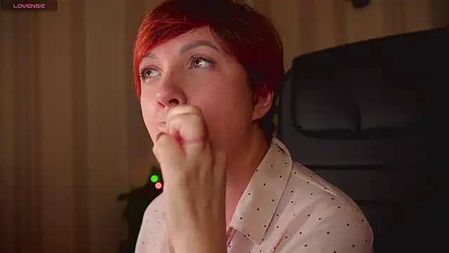 Snapshot of Katherine_Fox chatting on February 13, 8:45 pm Katherine Fox online show from February 13, 8:45 pm