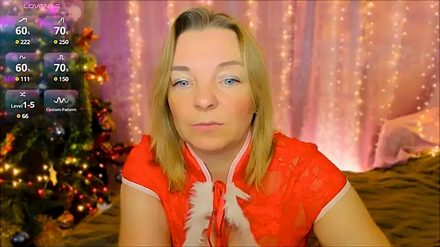 Snapshot of Regina__blue chatting on December 25, 8:17 pm Regina blue online show from December 25, 8:17 pm