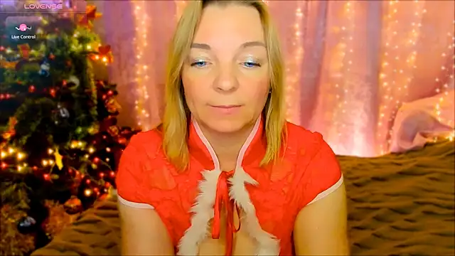 Snapshot of Regina__blue chatting on December 25, 11:20 pm Regina blue online show from December 25, 11:20 pm