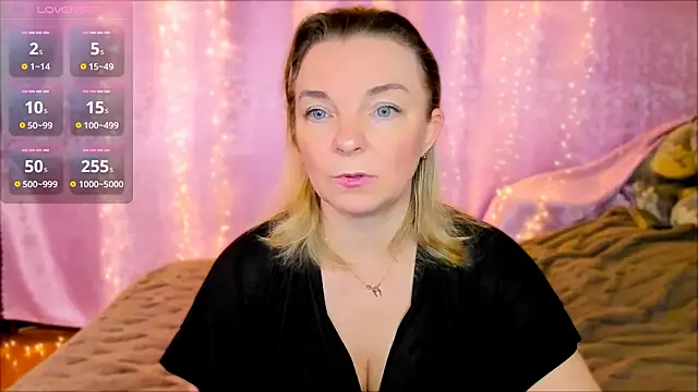 Snapshot of Regina__blue chatting on January 23, 1:35 pm Regina blue online show from January 23, 1:35 pm