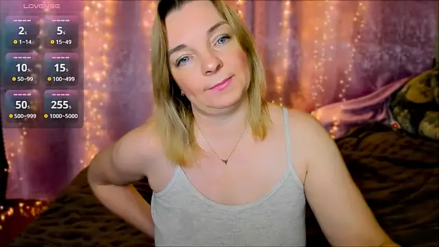 Snapshot of Regina__blue chatting on January 27, 5:37 pm Regina blue online show from January 27, 5:37 pm