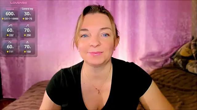 Snapshot of Regina__blue chatting on January 28, 12:00 pm Regina blue online show from January 28, 12:00 pm