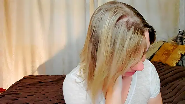 Snapshot of Regina__blue chatting on September 19, 3:34 pm Regina blue online show from September 19, 3:34 pm