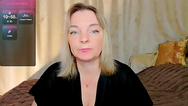 Snapshot of Regina__blue chatting on October 17, 3:36 pm Regina blue online show from October 17, 3:36 pm