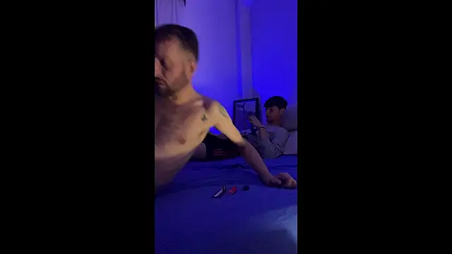 PutaNieves1983 online show from October 18, 7:47 pm