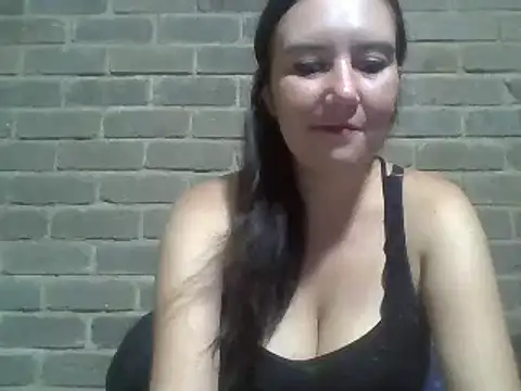 Snapshot of EksJouneMwah chatting on January 7, 12:52 pm EksJouneMwah online show from January 7, 12:52 pm