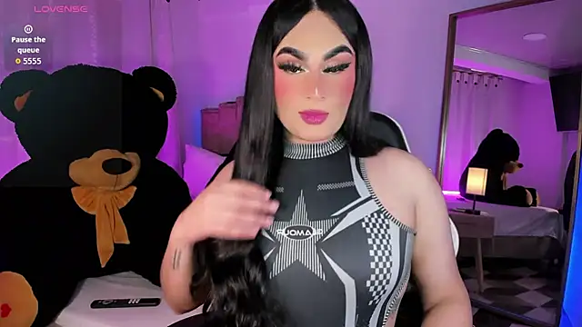 Snapshot of alexia_mattel chatting on November 22, 7:02 pm alexia mattel online show from November 22, 7:02 pm