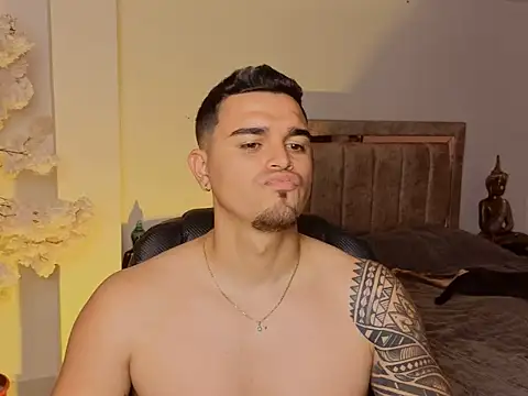 Snapshot of Axel_Big_cock chatting on July 2, 2:22 am Axel Big cock online show from July 2, 2:22 am