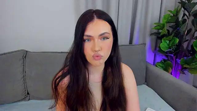 Snapshot of sexyangeloux chatting on April 22, 8:54 pm sexyangeloux online show from April 22, 8:54 pm