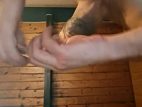 Snapshot of longthicknslick chatting on November 12, 8:15 am longthicknslick online show from November 12, 8:15 am