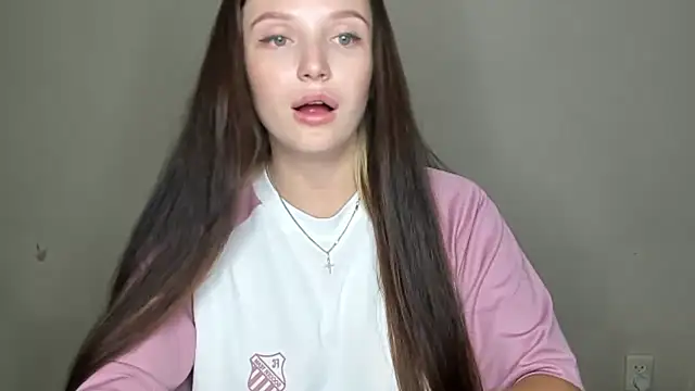 Snapshot of EvaaMillerr99 chatting on September 28, 7:08 pm EvaaMillerr99 online show from September 28, 7:08 pm