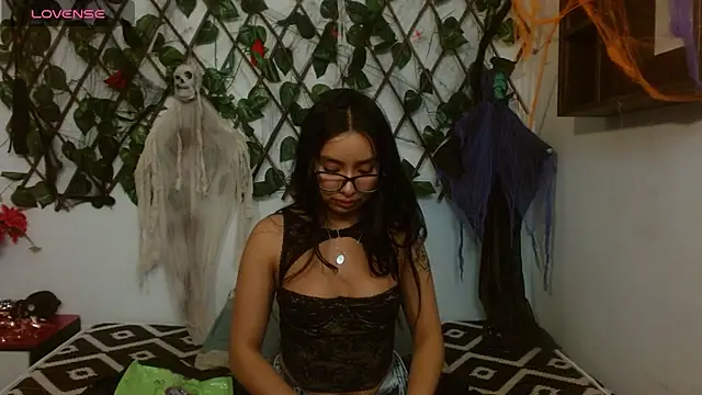 Stefanygp online show from November 1, 8:44 pm