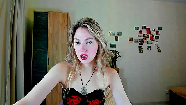 Niky  Jess online show from December 17, 5:18 am