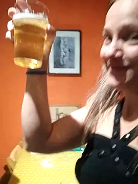 Snapshot of Dark_Angel_22 chatting on October 7, 5:43 pm Dark Angel 22 online show from October 7, 5:43 pm