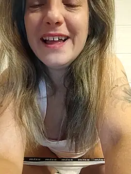 Snapshot of Dark_Angel_22 chatting on October 20, 7:31 am Dark Angel 22 online show from October 20, 7:31 am