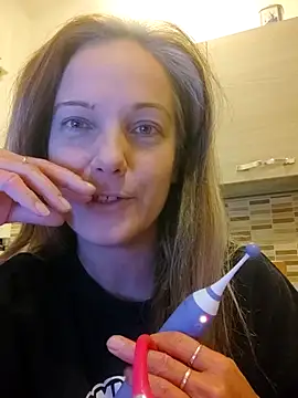 Snapshot of Dark_Angel_22 chatting on November 4, 7:57 pm Dark Angel 22 online show from November 4, 7:57 pm