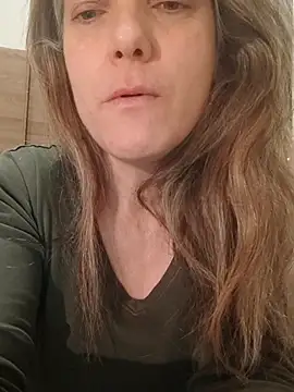 Snapshot of Dark_Angel_22 chatting on November 21, 1:15 am Dark Angel 22 online show from November 21, 1:15 am