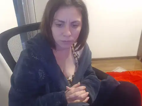 SweetAdela92 online show from February 9, 7:51 pm