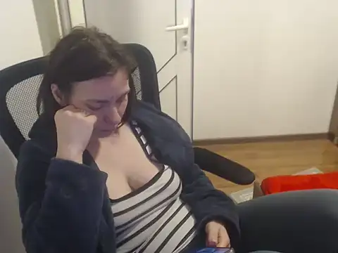 SweetAdela92 online show from February 12, 11:33 pm