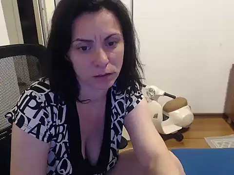 Snapshot of SweetAdela92 chatting on June 5, 8:14 pm SweetAdela92 online show from June 5, 8:14 pm
