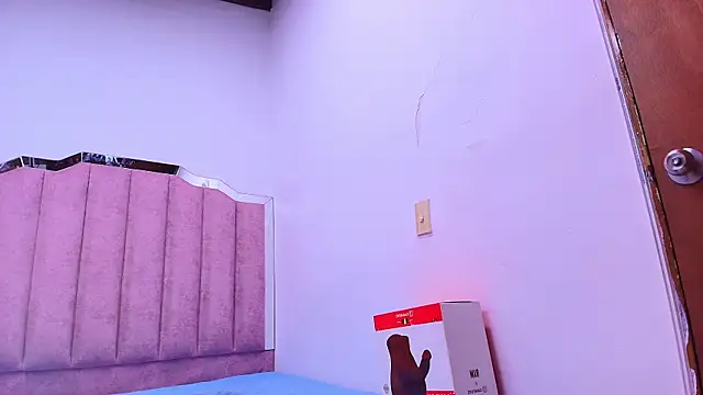 Snapshot of anisha_x chatting on September 8, 7:13 pm anisha x online show from September 8, 7:13 pm