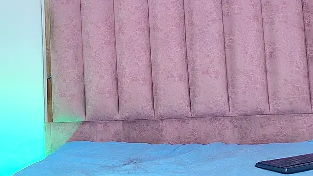 Snapshot of anisha_x chatting on September 10, 7:25 pm anisha x online show from September 10, 7:25 pm