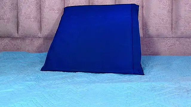 Snapshot of anisha_x chatting on October 5, 7:12 pm anisha x online show from October 5, 7:12 pm