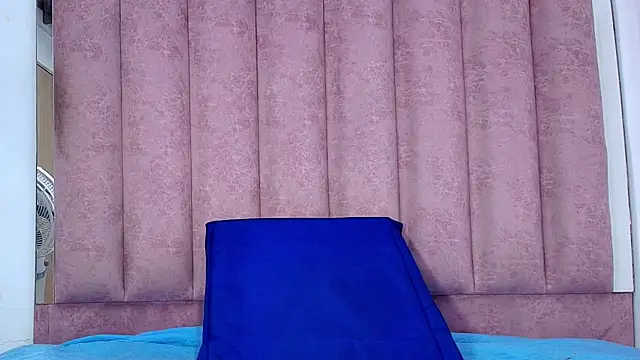 Snapshot of anisha_x chatting on October 24, 7:21 pm anisha x online show from October 24, 7:21 pm