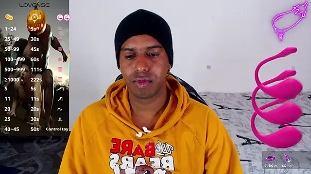 Snapshot of mrjhon26 chatting on October 8, 2:31 am mrjhon26 online show from October 8, 2:31 am