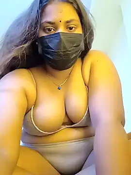 Snapshot of Hotmilfxox chatting on March 1, 5:31 am Hotmilfxox online show from March 1, 5:31 am