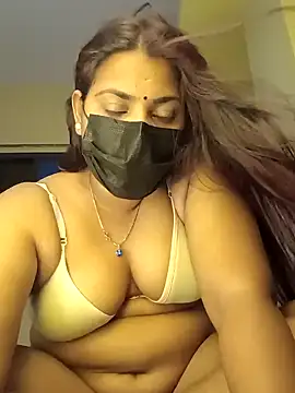 Snapshot of Hotmilfxox chatting on March 9, 11:14 am Hotmilfxox online show from March 9, 11:14 am