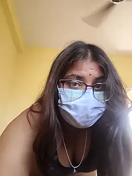 Snapshot of Hotmilfxox chatting on April 8, 10:15 am Hotmilfxox online show from April 8, 10:15 am