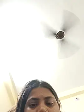 Snapshot of Hotmilfxox chatting on April 9, 10:37 pm Hotmilfxox online show from April 9, 10:37 pm