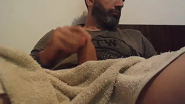 ozzypsico13 online show from May 2, 7:52 pm