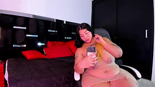 Tasha Sant online show from October 17, 9:06 pm