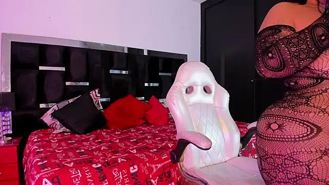 Tasha Sant online show from October 27, 8:24 pm