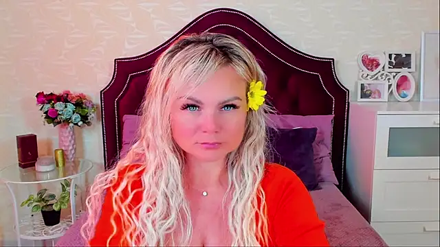 candy queeen online show from March 22, 12:14 pm
