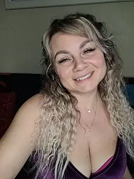 candy queeen online show from November 27, 10:17 am