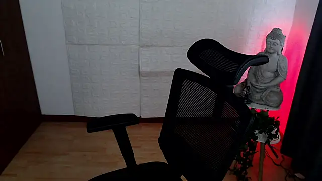 GODDESS EVANS online show from March 26, 6:46 pm