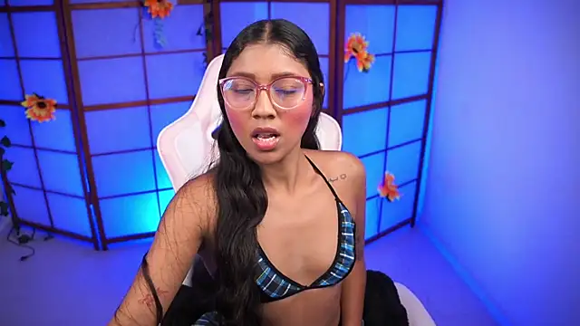 small emilie online show from October 2, 1:18 pm