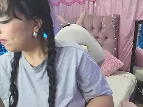 loren tits24 online show from February 4, 8:49 pm