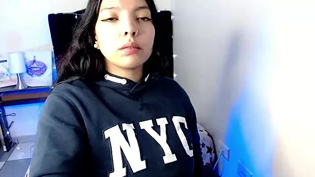 loren tits24 online show from August 2, 12:09 am