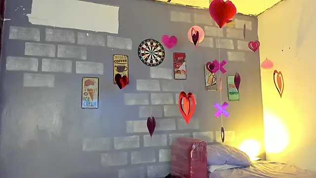 Snapshot of Gigi_cooper04 chatting on February 28, 8:07 pm Gigi cooper04 online show from February 28, 8:07 pm