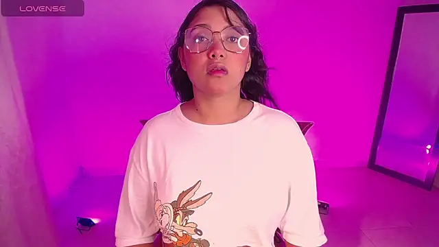 DIANEE 01 online show from October 19, 1:17 am